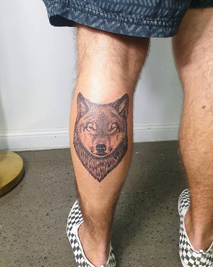 Tatouage d'une petite patte de loup : l'art du tatouage