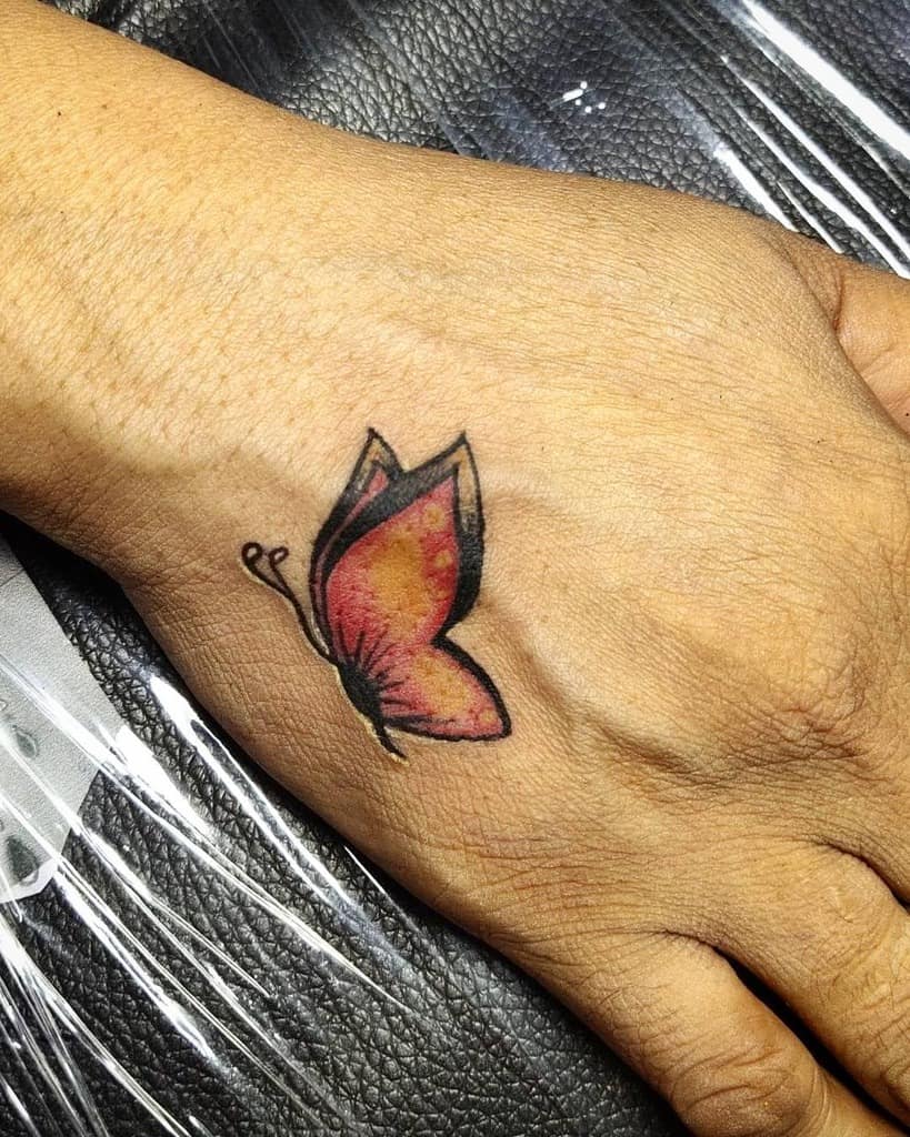 Tatouages papillons aux doigts de la main Tatouages impériaux