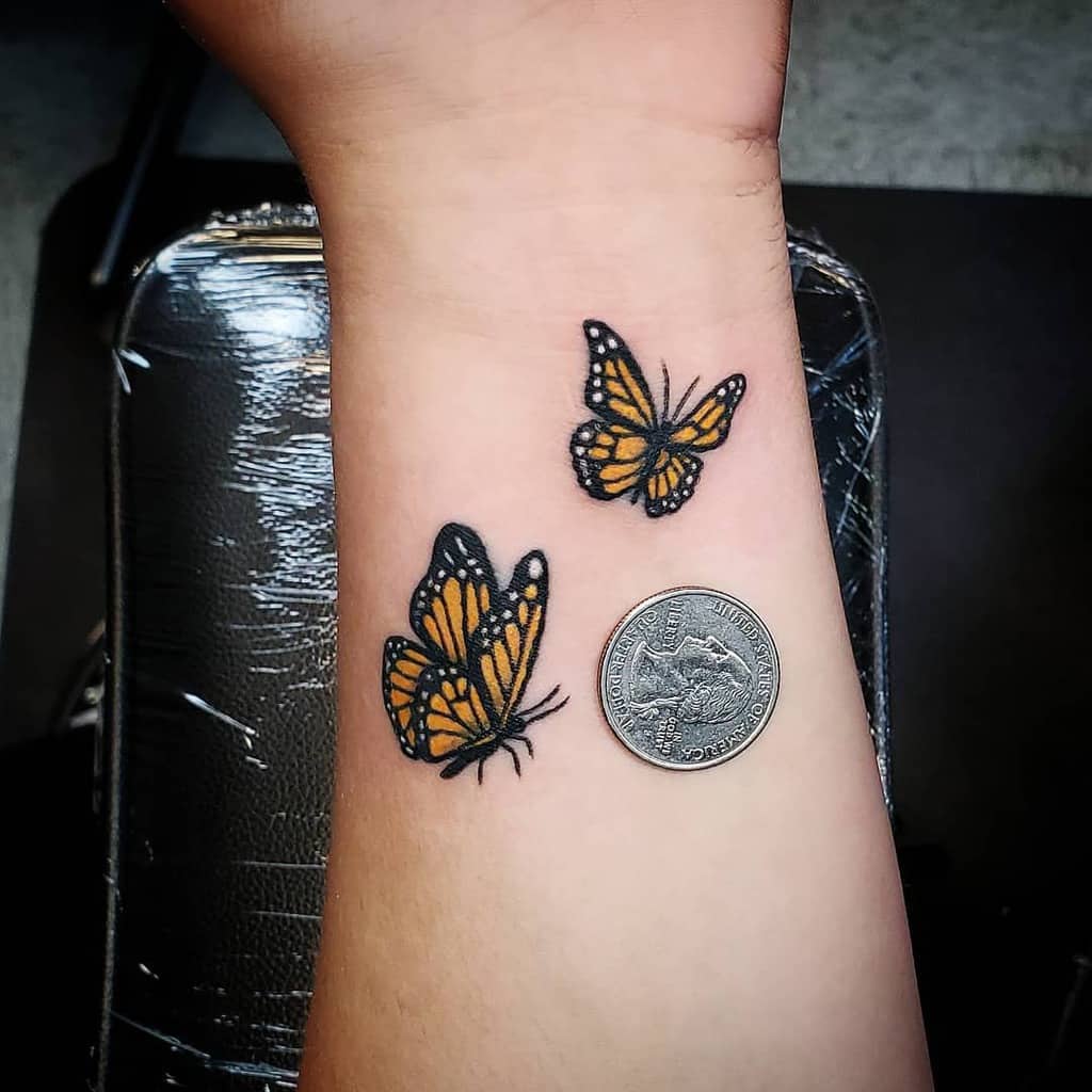 Tatouages de poignets de petits papillons Johnnybee Art