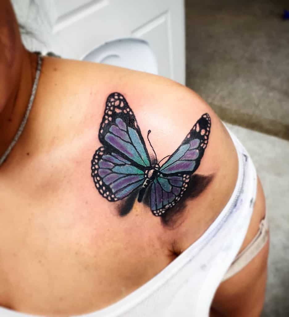 Tatouages d'épaules de petits papillons Tiagotargacampos