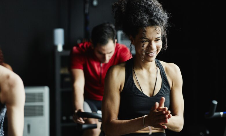 5 raisons de changer de vêtements après un cours de cyclisme